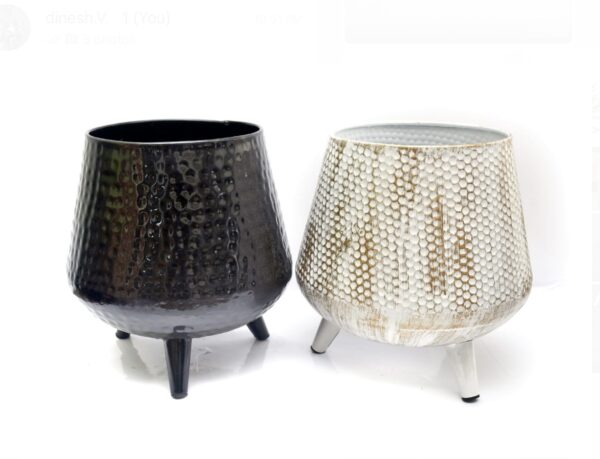 Metal planters